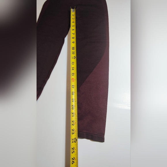 PINK Victoria's Secret Burgundy Leggings - Picture 5 of 8
